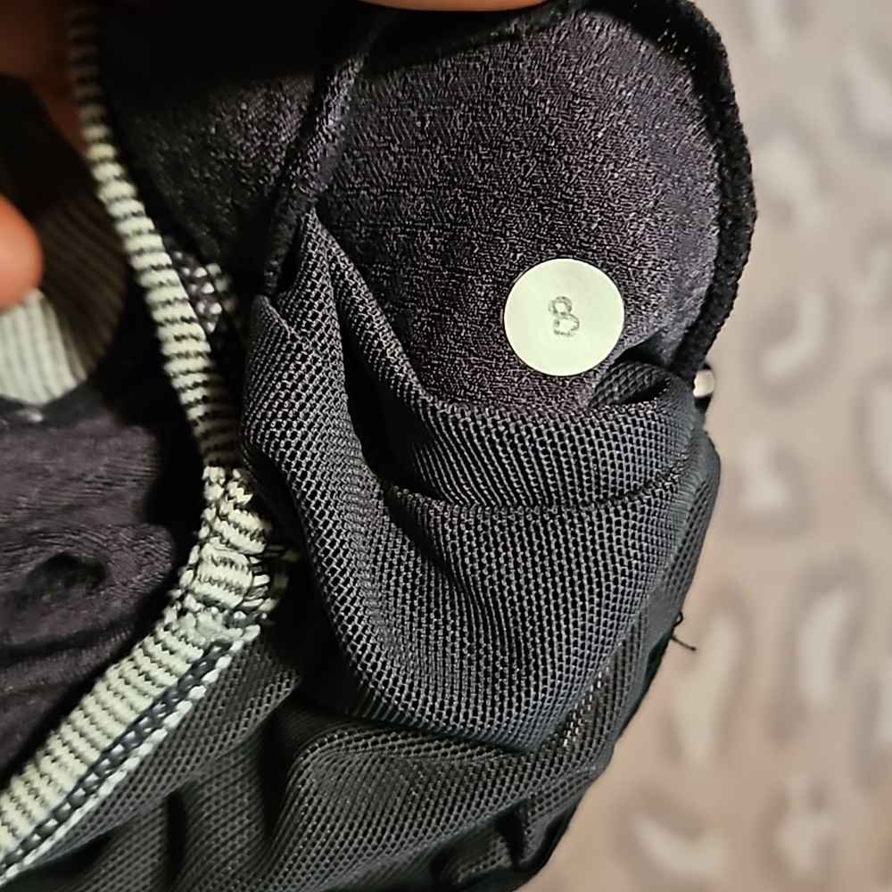 LULULEMON Racerback Keyhole Stripe Tank Size 8 - Picture 4 of 4